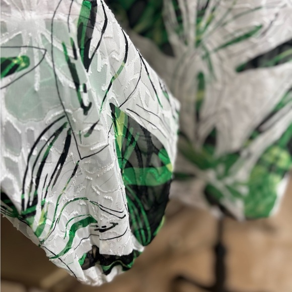 WHITE HOUSE BLACK MARKET PALM PRINT OFF THE SHOULDER HALTER PEASANT BLOUSE SZ M - Picture 10 of 11